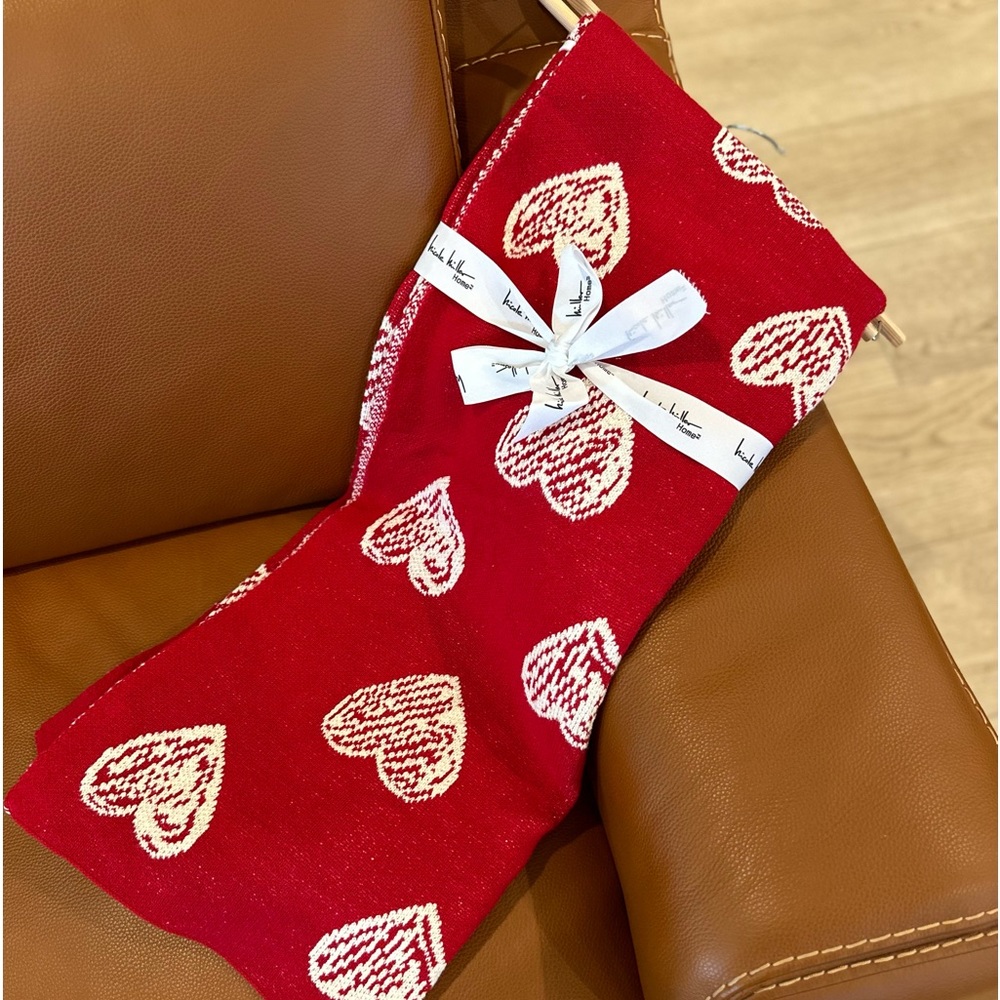 Nicole Miller Valentine’s Day heart knit blanket decorative throw